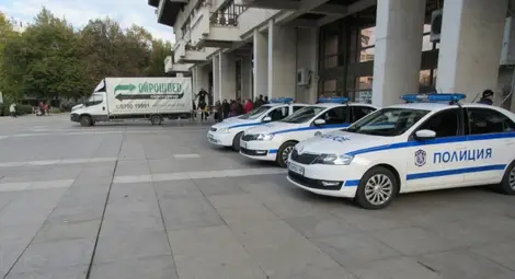 Полицейски патрулки съпроводиха бюлетините за 16 балотажа до общините