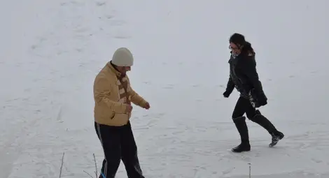 Контролирано изпускат язовира в Николово