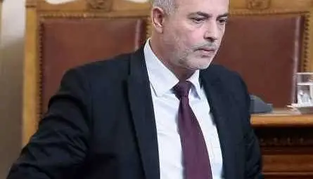 Няма да има 13-а пенсия, половината възрастни ще получат добавка