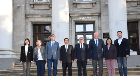 Акад. Белоев и китайският посланик Юанджун Донг обсъдиха сътрудничеството на РУ с китайски университетито училище с множество китайски университети