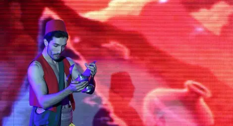 Измамиха индийски лекар да купи „лампата на Аладин” Измамиха индийски лекар да купи „лампата на Аладин”