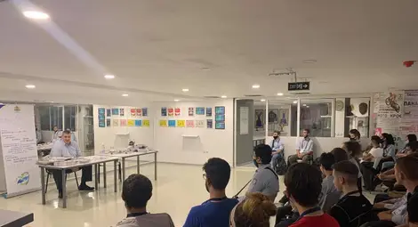 Младежи на среща с Любо Ганев - човек, когото с удоволствие биха следвали, образец за труд и дисциплина /галерия/ Младежи на среща с Любо Ганев - човек, когото с удоволствие биха следвали, образец за труд и дисциплина /галерия/