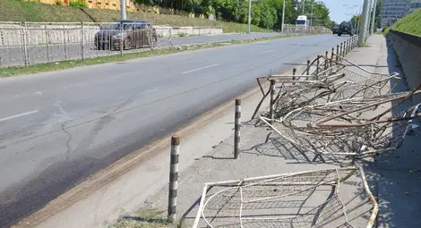 Пиян водач с пежо намачкал платната по бул. &bdquo;Липник&ldquo;