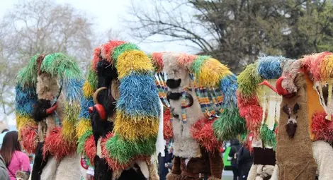132 самодейци представят областта с музика, обичаи, хумор и занаяти на в Копривщица