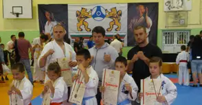 Каратеките на „Ипон“ с титла и още 6 медала