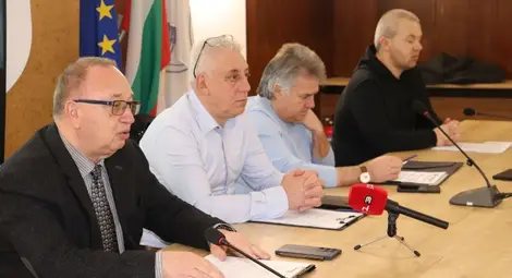 Превенцията на бяс по домашни, безстопанствени и диви животни  бе обсъдена днес на среща в Областна администрация &ndash; Русе