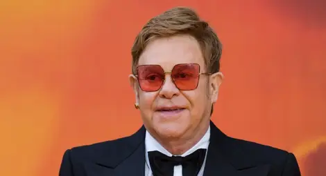 Елтън Джон ще спечели над 10 млн. долара от музиката на „Цар Лъв“ Елтън Джон ще спечели над 10 млн. долара от музиката на „Цар Лъв“