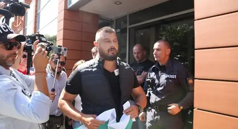 Николай Бареков окупира централата на "Да, България!", поиска да се срещне с Христо Иванов