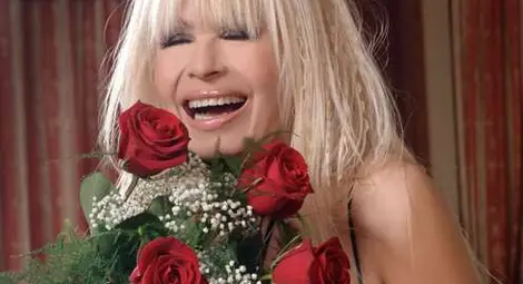 Вечната Лили: Всяка сутрин правя по 10 лицеви опори, имам убийствени планове за след края на света Вечната Лили: Всяка сутрин правя по 10 лицеви опори, имам убийствени планове за след края на света