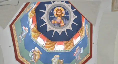 Два манастира и две църкви грейват отново под майсторски ръце