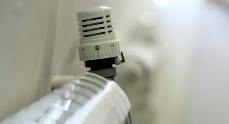 Евростат: 30% от българите не могат да си плащат сметките