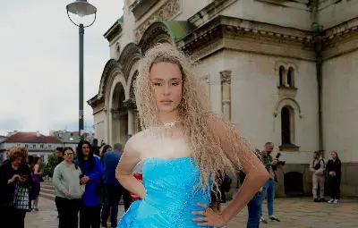 Мила Роберт представи &bdquo;Дай му&ldquo; с гръм и трясък