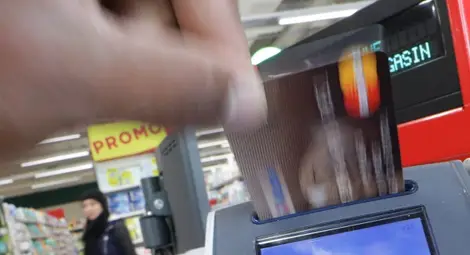 Арестуваха българин в Италия, клонирал кредити карти