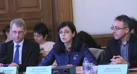 Кунева: Парите за висшето образование няма да намаляват