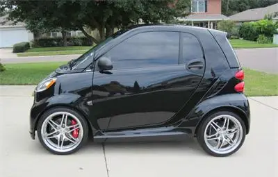 Невероятно! Фънки кара смарт