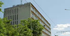 „Коприната“ се разплати с бившите си работници