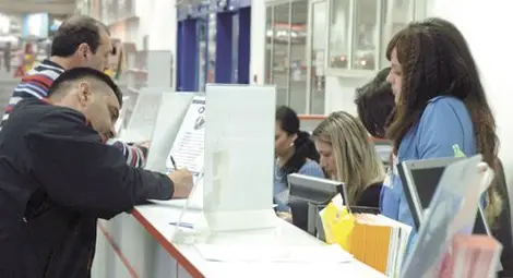 Затягат драстично отпускането на бързи заеми