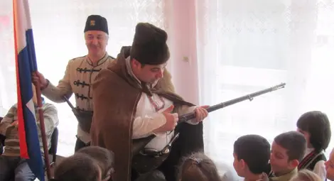 Револверът на Левски впечатли малчуганите от &bdquo;Пролет&ldquo;