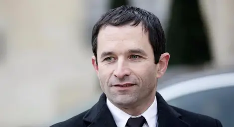 Аутсайдерът Беноа Амон побеждава сред левите във Франция