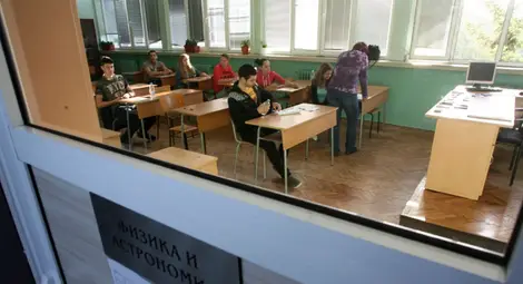 37 116 зрелостници пишат по Вариант 2 на втората задължителна матура 37 116 зрелостници пишат по Вариант 2 на втората задължителна матура