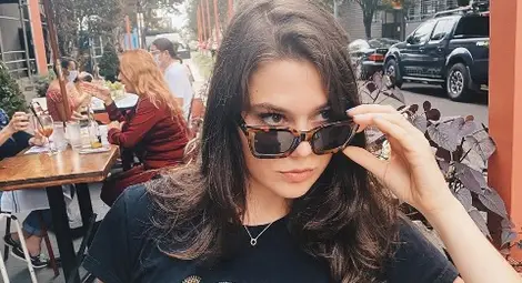 Оливия МАХЕР