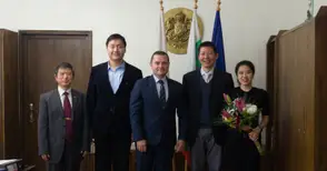 Милков поиска от китайското посолство драконова лодка за реклама на Световното първенство в Русе