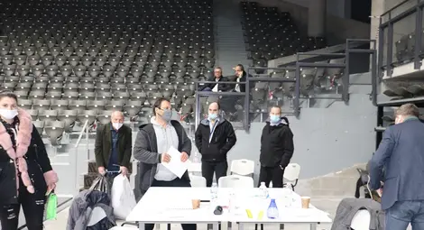 Първите русенски секции вече предават протоколите си в зала &bdquo;ОЗК Арена&rdquo;