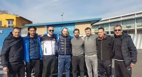 Иванов /вторият отляво надясно/ с треньорския екип на &bdquo;Еспаньол&ldquo;. Кике Санчес Флорес е четвъртият отдясно наляво.