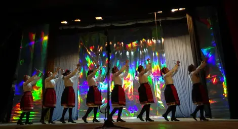 Танцьори от "Найден Киров" се включиха в коледния концерт на читалище "Пробуда"