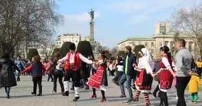 Великденското хоро се връща на площада след две години карантина