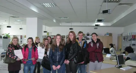 Бъдещи мениджъри се запознаха с работата на данъчните