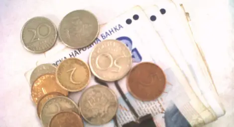 361 210 българи живеят само с минимална работна заплата