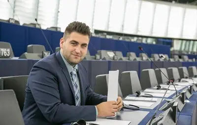 Евродепутатът Андрей Новаков в битка срещу манипулирането на километража