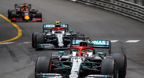 Хамилтън спечели една от най-трудните си победи в памет на Лауда