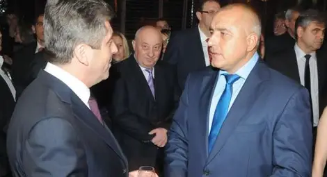 ГЕРБ се среща утре с АБВ. У Първанов ли е ключът към кабинета? ГЕРБ се среща утре с АБВ. У Първанов ли е ключът към кабинета?