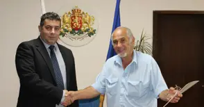 Батишница с паметна плоча в чест на 140 години от освобождението си 