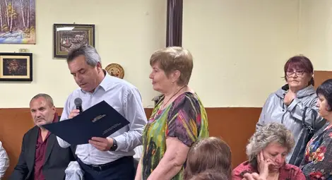 Пенчо Милков поздрави Пенсионерски клуб "Надежда" в Николово за юбилея му Пенчо Милков поздрави Пенсионерски клуб "Надежда" в Николово за юбилея му