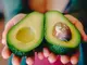 Учени търсят 250 доброволци за диета с авокадо