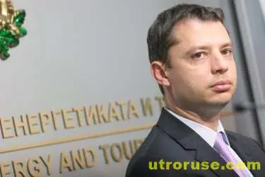 Делян Добрев спешно вика на среща шефовете на ЕРП