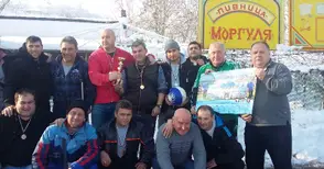 Белотаджиите на Средна кула излъчиха новите си майстори