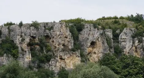 Есенна разходка ще маркира туристически маршрути около Басарбово и скалните църкви