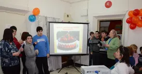 „РАЛИЗ“ празнува рожден ден с децата от „Русалка“