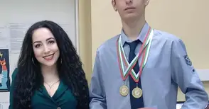 Изкуството на заплетеното изчисление изпраща деветокласник от МГ на олимпиада по AI в Пекин