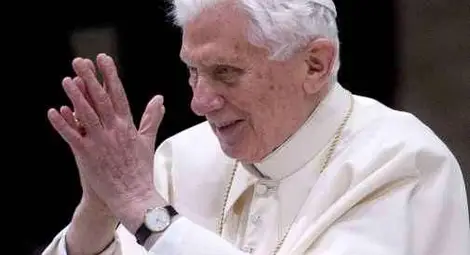 Унищожават пръстена на Папа Бенедикт XVI 