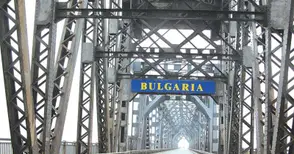 Румъния най-после сваля таксите на Дунав мост