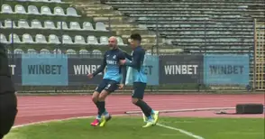 Как играха нашите