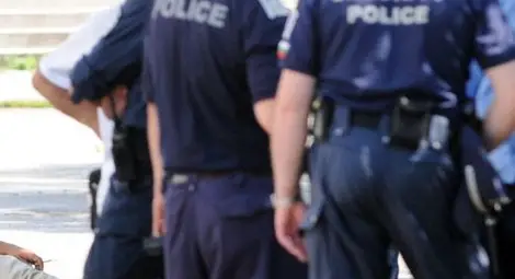 Наказаха полицай, предал вестникарски изрезки вместо докладна