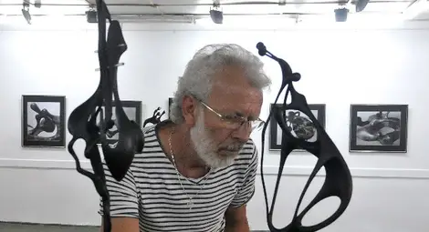 Художникът Христо Генев представя свой „РазЛИЧЕН“ автопортрет Художникът Христо Генев представя свой „РазЛИЧЕН“ автопортрет