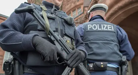 Полицията в Берлин започва да набира служители от чужбина