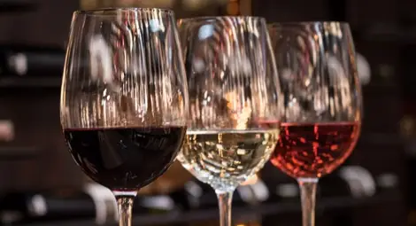 Всички празнуват на 14 февруари, влюбените и душевно болните с общ светец